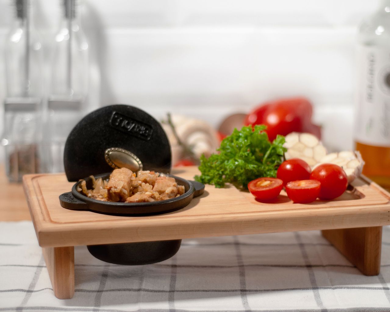 Portioned cast iron pan with a stand