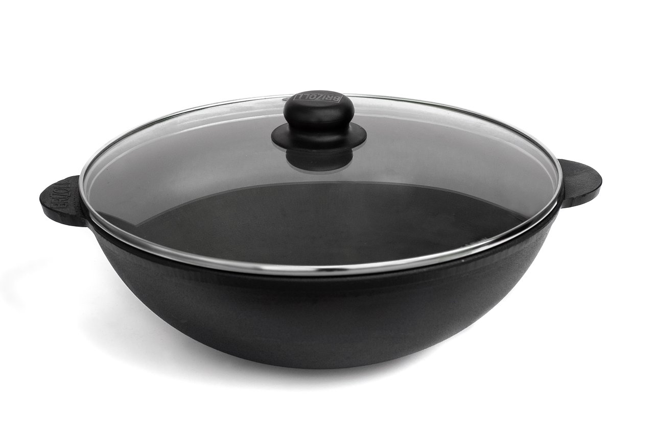 Cast iron pan WOK With a lid 3,7 L