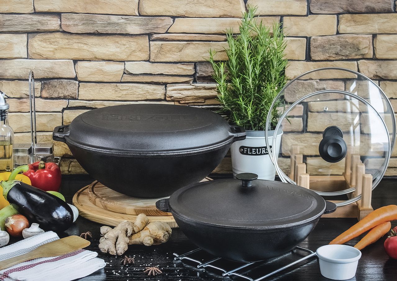 Cast iron pan WOK 8 L WITH A LID-FRYING PAN