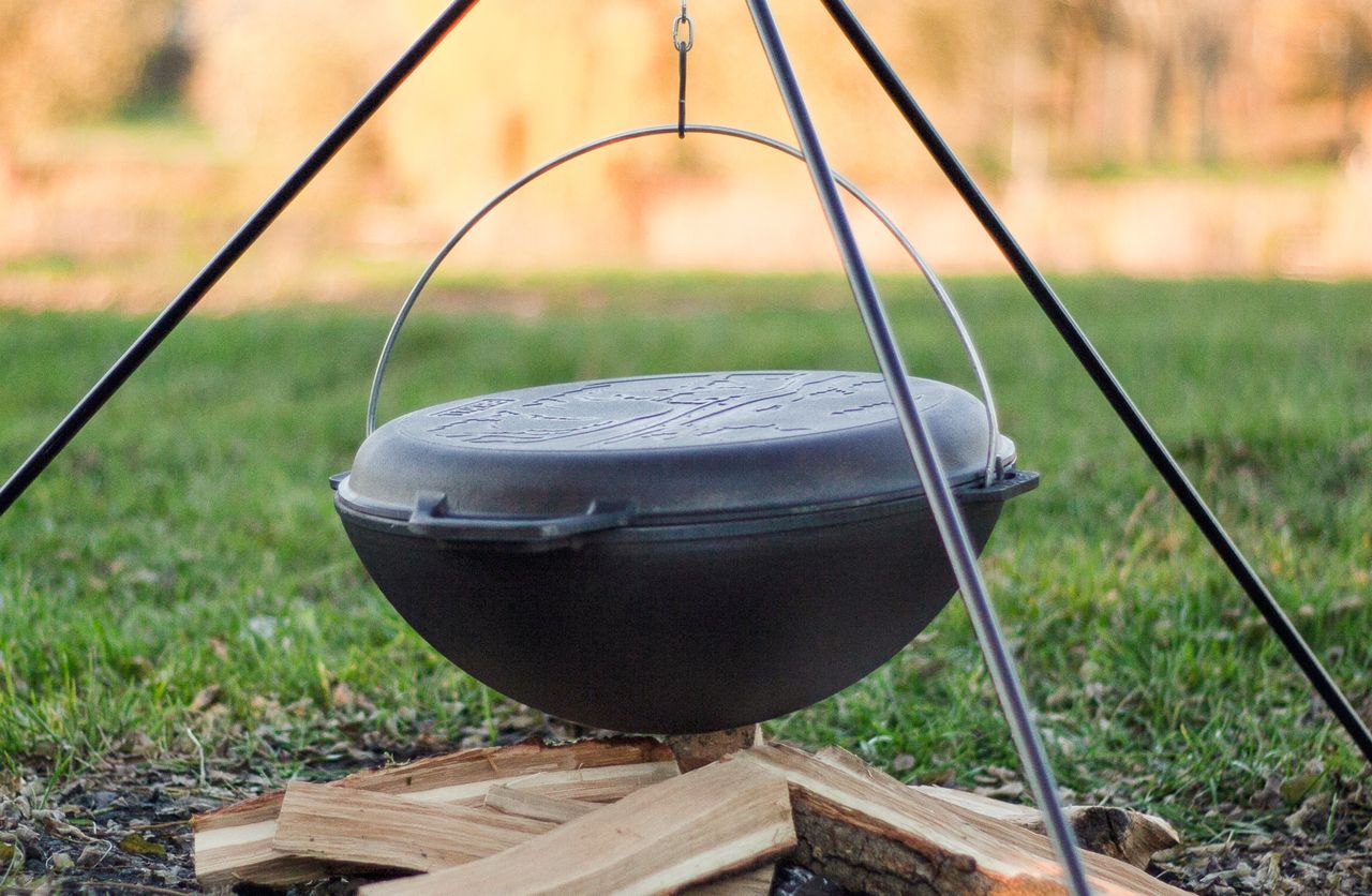 Cast iron asian cauldron 10 L WITH A LID-FRYING PAN and a bag