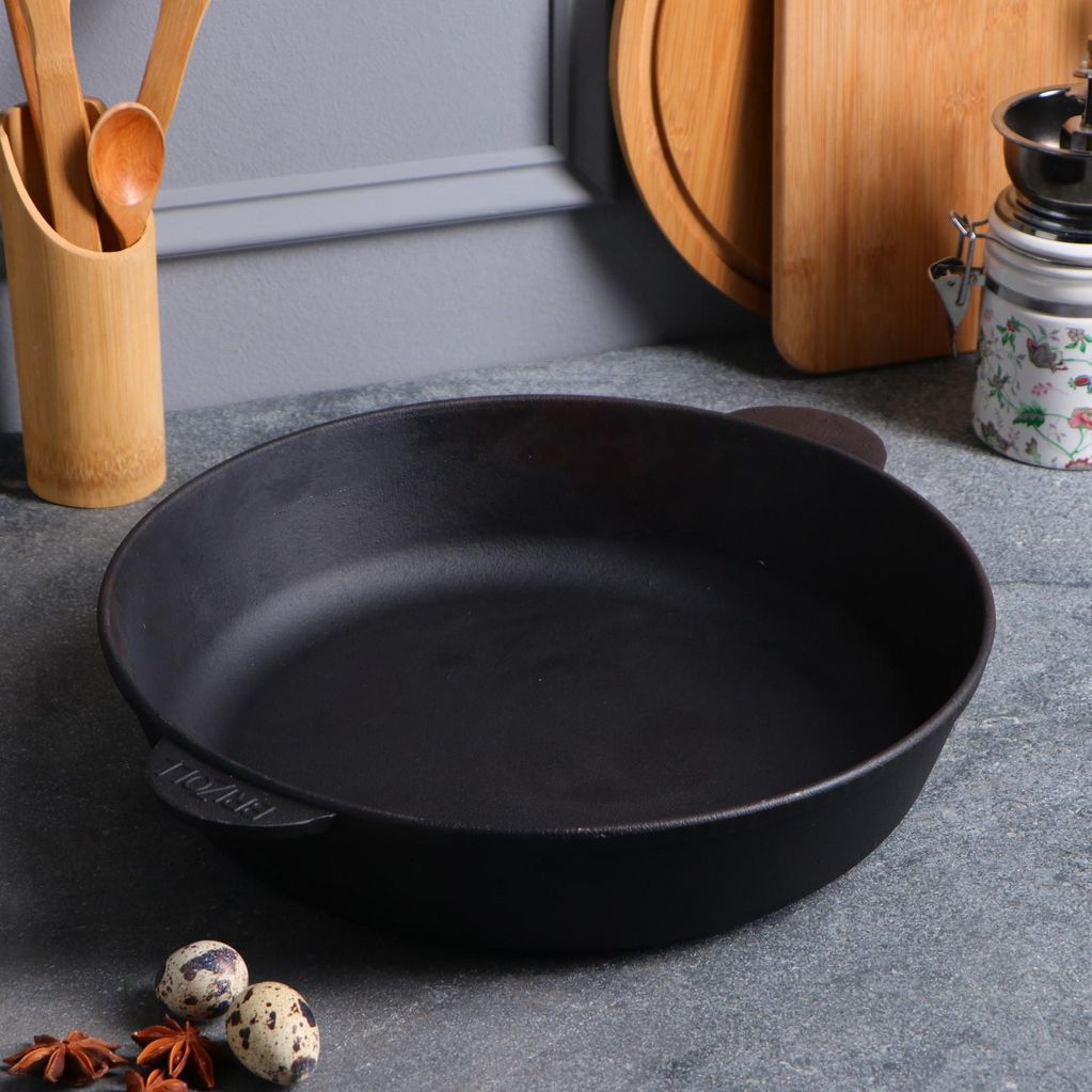 Cast iron frying pan with cast handles 240 х 60 mm